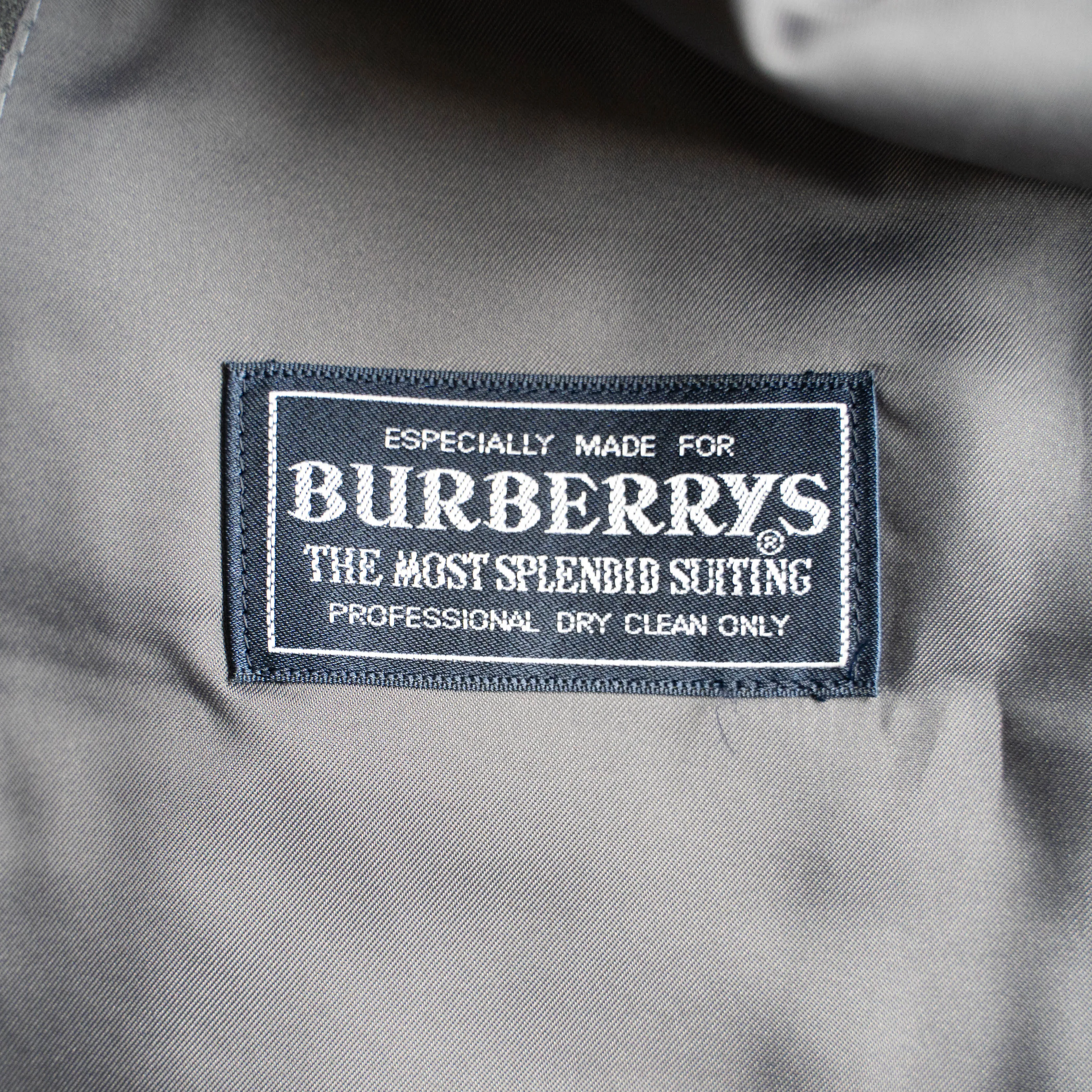 around 1980s Burberry's dark gray color tailored jacket