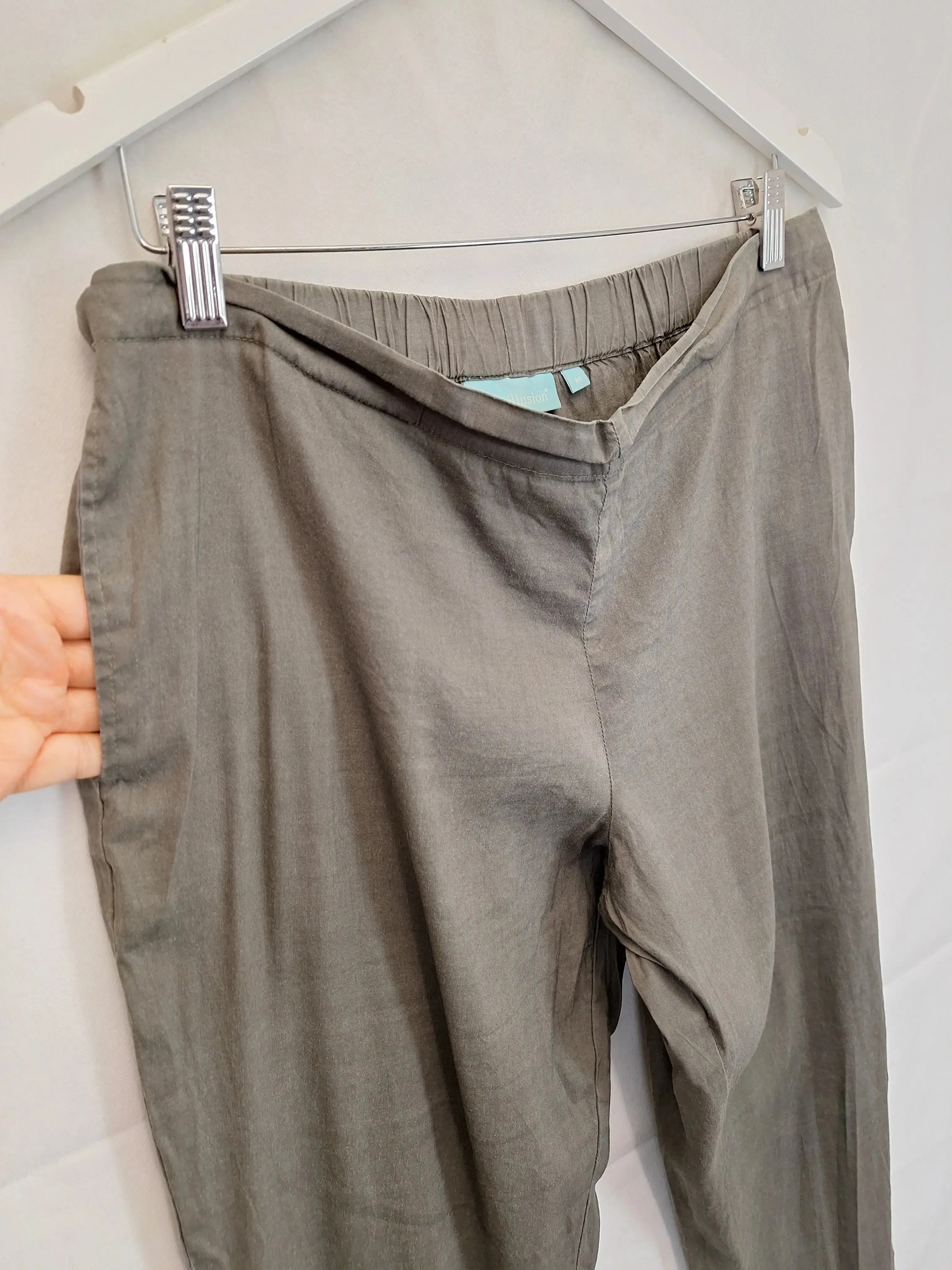 Blue Illusion Summer Light Casual Pants Size M