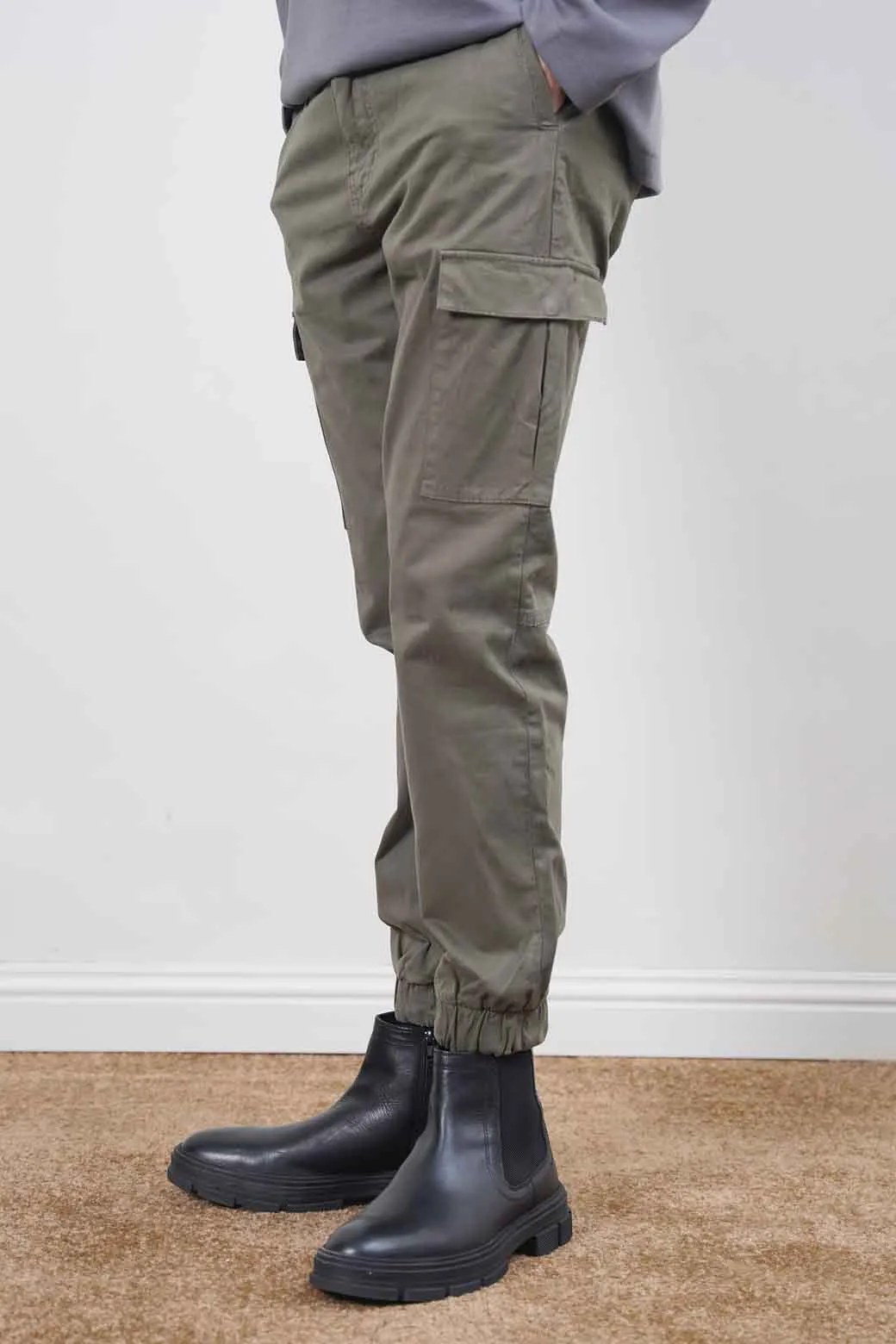 CARGO PANTS