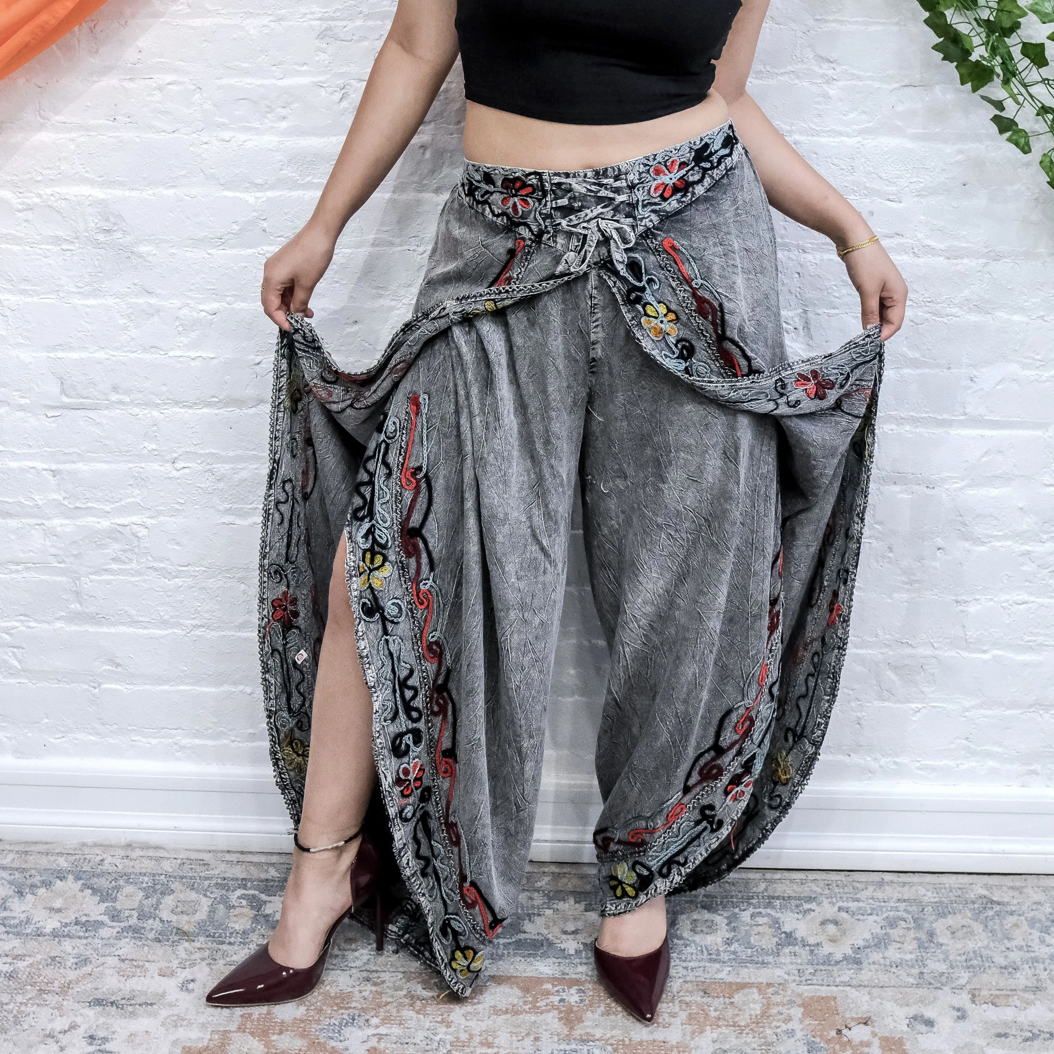 Embroidery Wide Leg Slit Pants