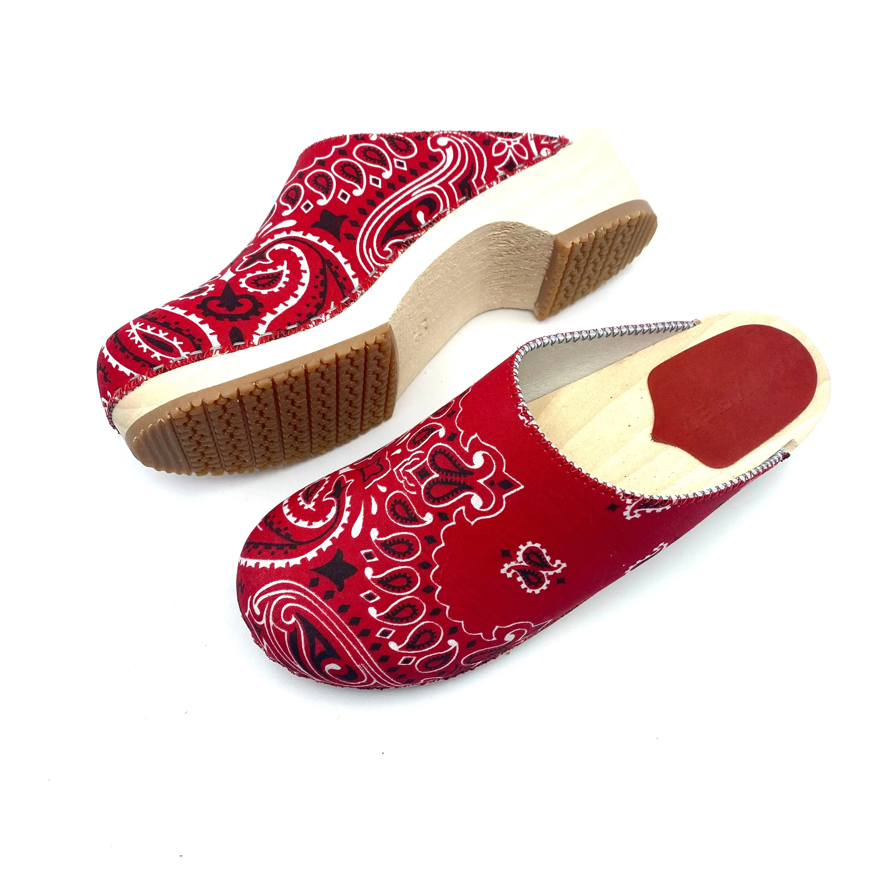 Freja Clogs | Red Bandana