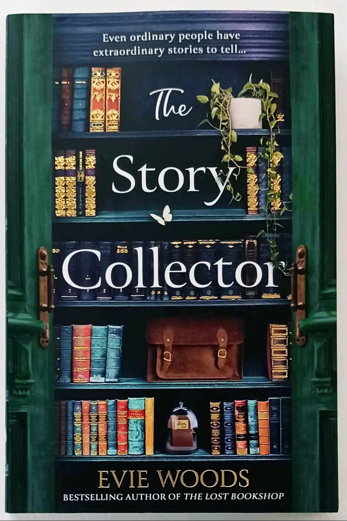 THE STORY COLLECTOR - Evie Woods