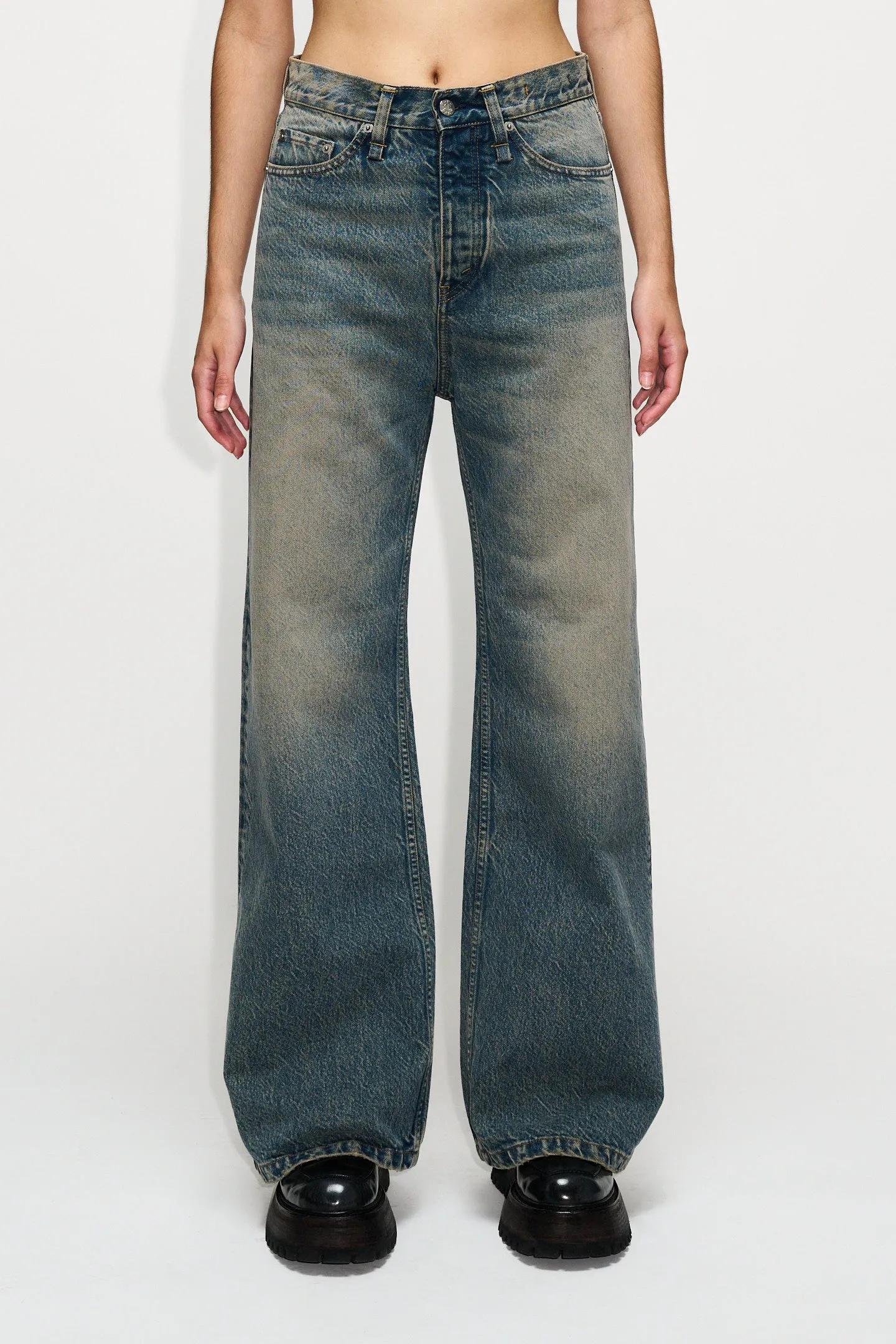 Wide-leg Jeans